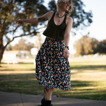 Load image into Gallery viewer, Lynt Pocket Maxi Skirt in Flower Bed