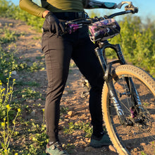Load image into Gallery viewer, Lynt Trail Pants in Black