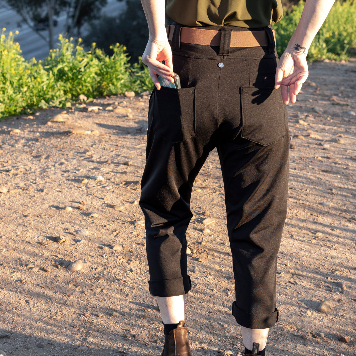 Lynt Pleated Trousers in Black