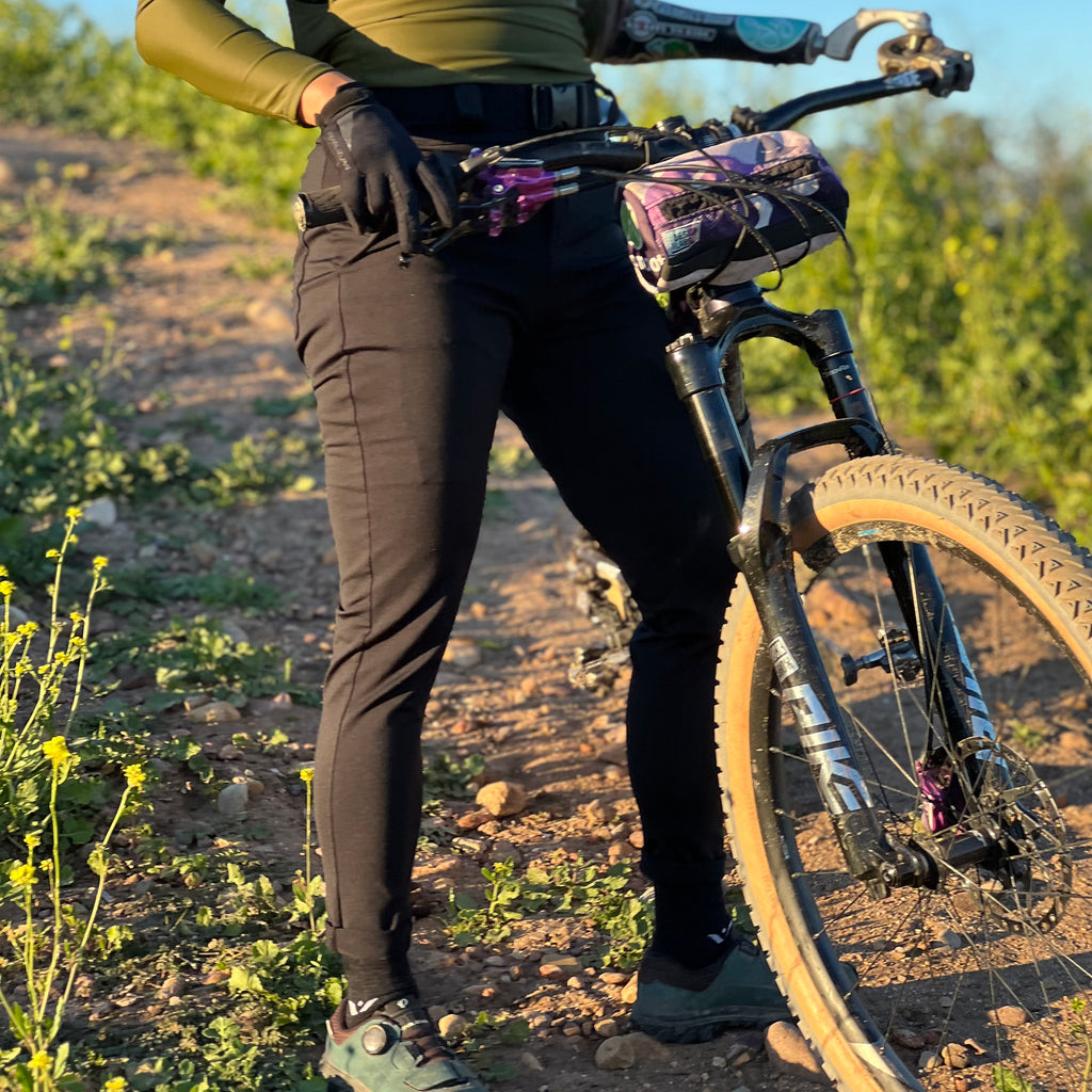 Lynt Trail Pants in Black
